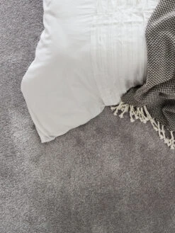 Velours-Teppichboden, Coral 9 Velours-Teppichboden, Coral -Teppiche Verkäufe Satin Veloursteppichboden hellgrau coral95 mil3