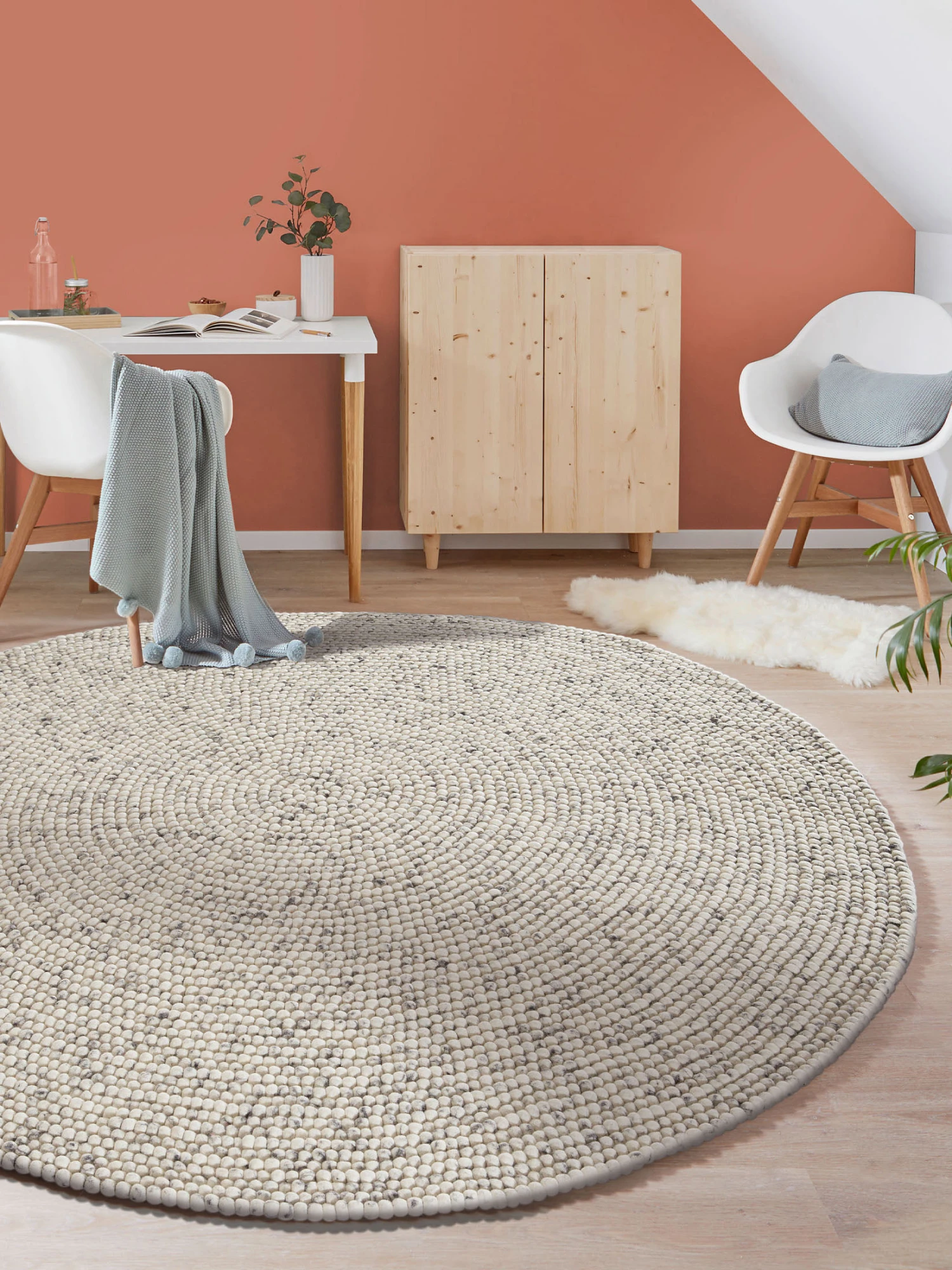 Filzkugel-Teppich, Grey Natural 3 Filzkugel-Teppich, Grey Natural